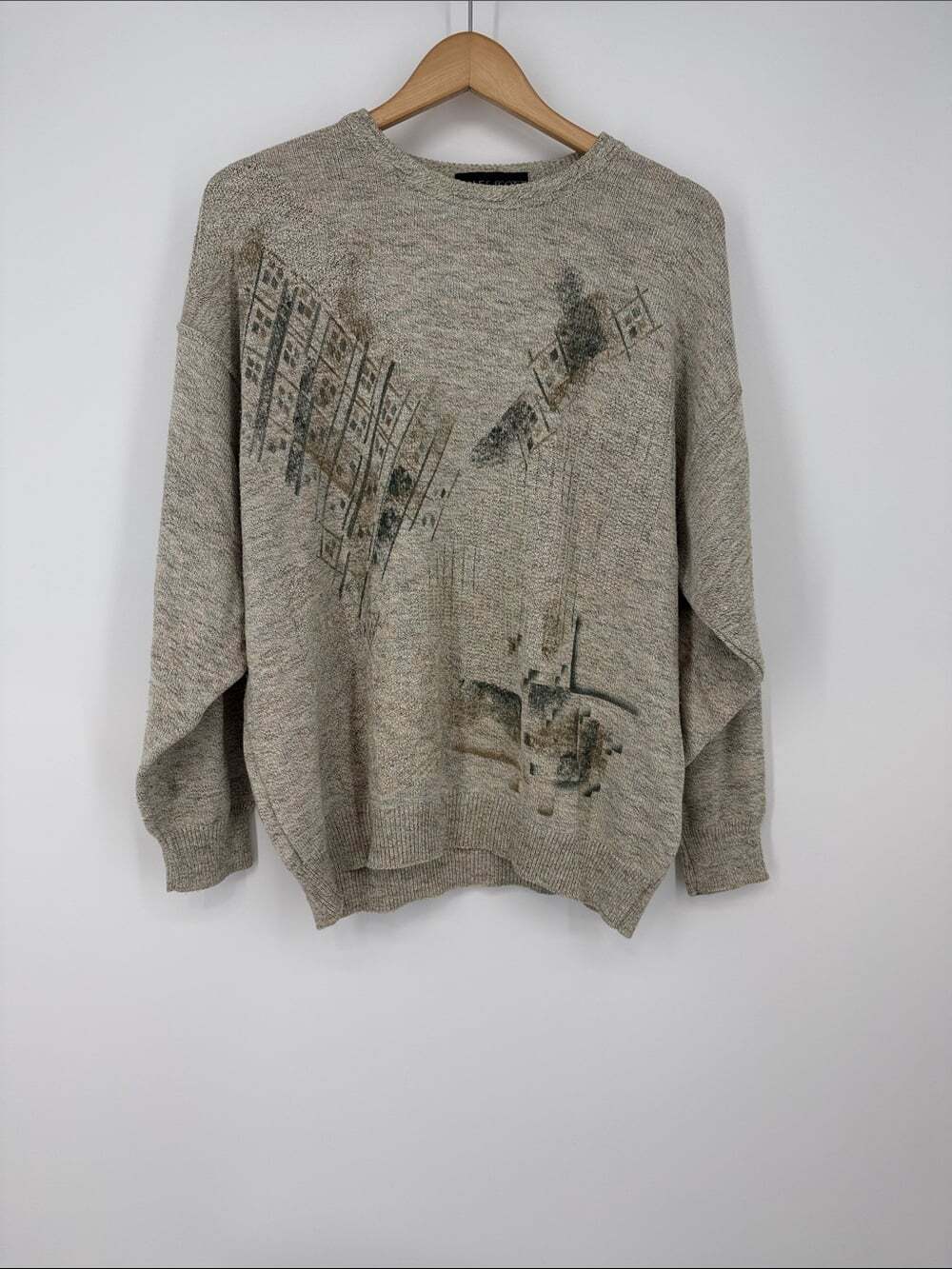 Lyle & Scott Men's Beige Graphic Vintage Crewneck Sweater